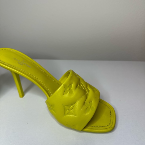 Neon green/yellow LV heels - Picture 3 of 10